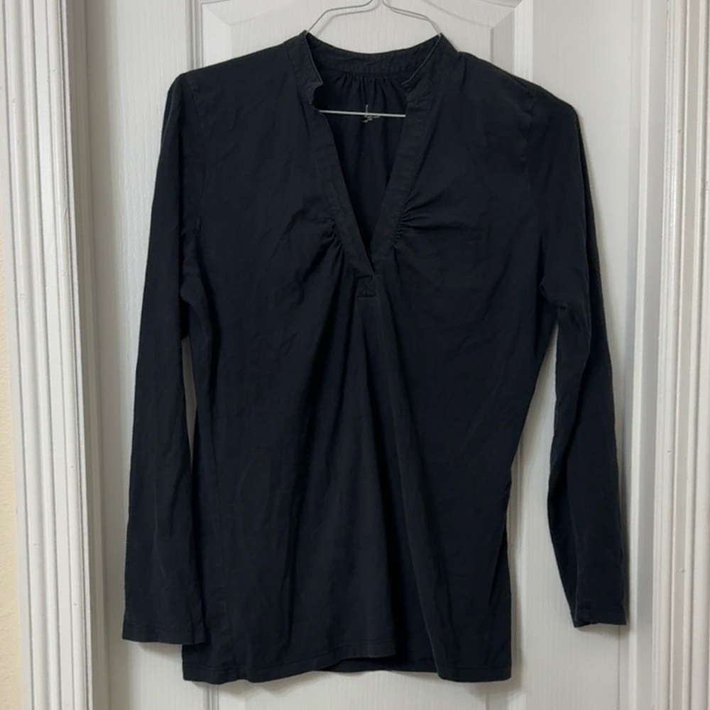 Gap black long-sleeved V neck blouse 100% cotton size L